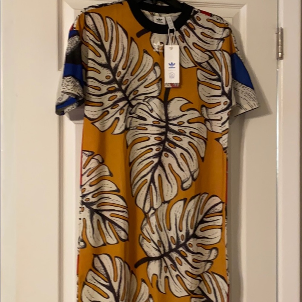 Adidas leaf print tee dress